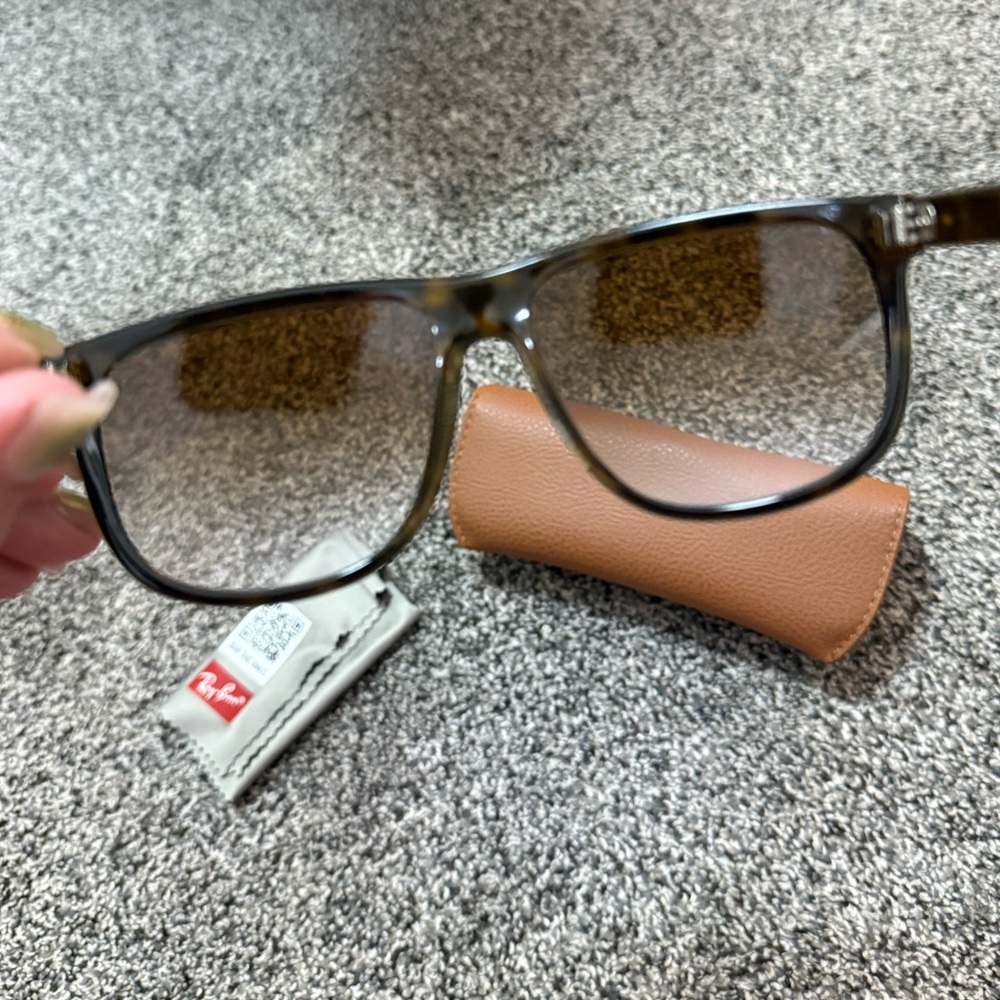 Ray-Ban RB4147 Boyfriend Sunglasses Havana Tortoise Frame Brown Gradient Lenses - Picture 6 of 7